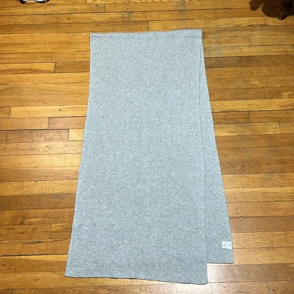 Buck Mason Idyllwild Cashmere Rib Scarf in Grey, OSFM - Picture 7 of 8